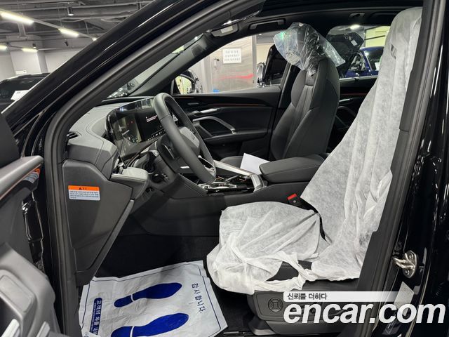 Audi Q5 40 TDI Quattro S Line Black Edition - фото 3