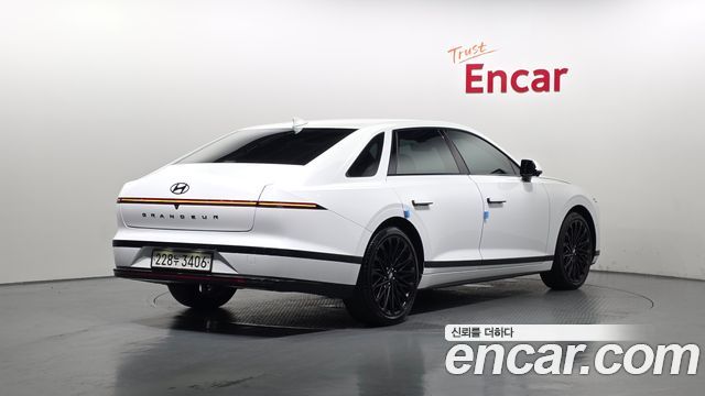 Hyundai Grandeur GN7, гибрид Calligraphy - фото 1
