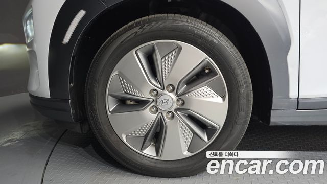 Hyundai Kona Premium - фото 4