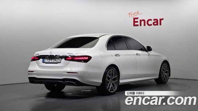 Mercedes-Benz E-Class W213 E220d 4MATIC AMG Line - фото 1