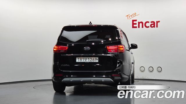 Kia Carnival Новый 9-Seater Prstige - фото 3