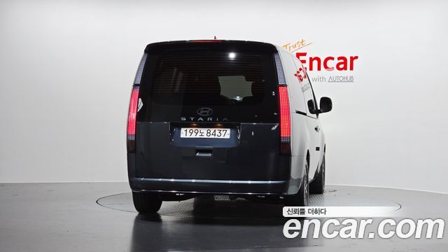 Hyundai Staria Lounge 7-Seater Inspiration - фото 3