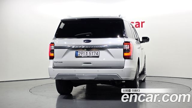 Ford Expedition Platinum 4WD 7Seater - фото 3