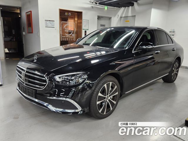 Mercedes-Benz E-Class W213 E300e 4MATIC Exclusive - фото 0