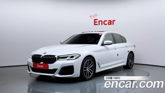 BMW 5-Series G30 520i M Sport - фото 0