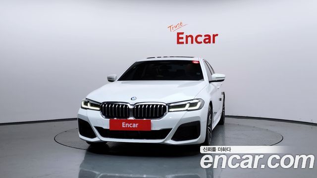 BMW 5-Series G30 520i M Sport - фото 2