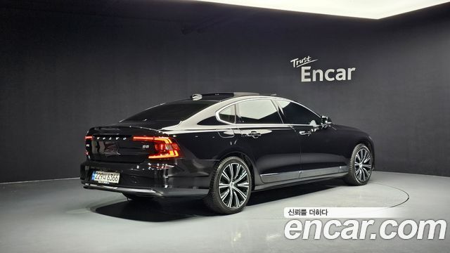 Volvo S90 B5 Ultimate Bright - фото 1