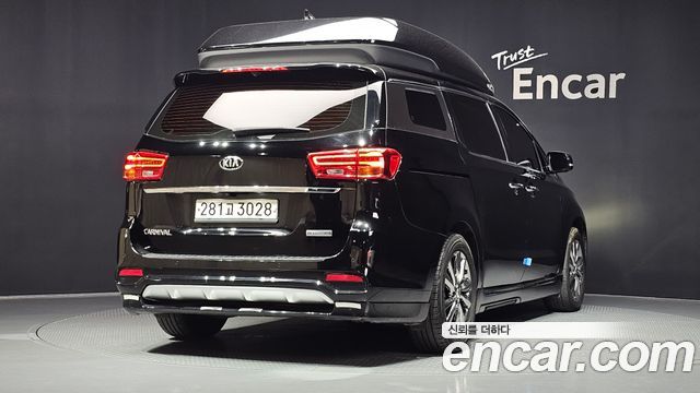 Kia Carnival Новый 9-Seater Hi-Limousine Noblesse Special - фото 1
