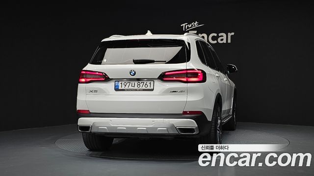 BMW X5 G05 xDrive 40i xLine - фото 3