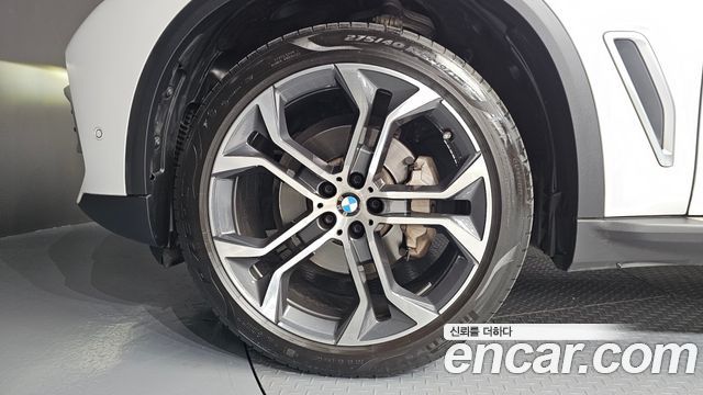 BMW X5 G05 xDrive 40i xLine - фото 4