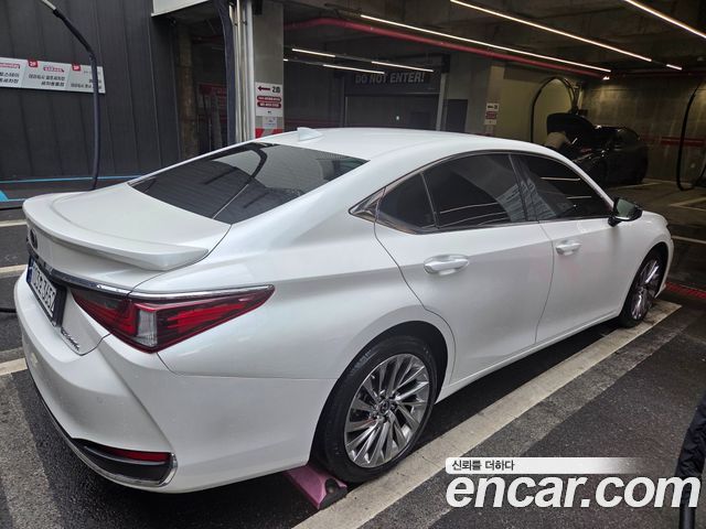 Lexus ES 7-го поколения Luxury Plus - фото 2