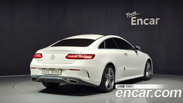 Mercedes-Benz E-Class W213 E220d Coupe - фото 1
