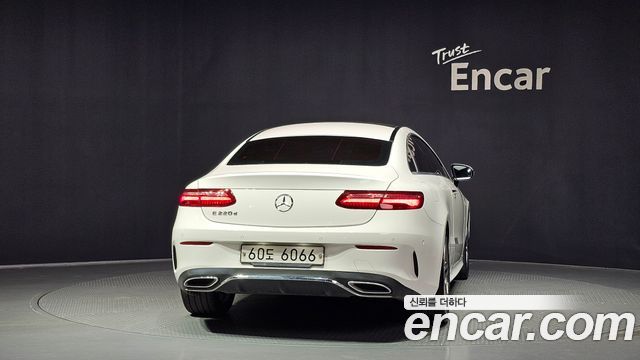 Mercedes-Benz E-Class W213 E220d Coupe - фото 3