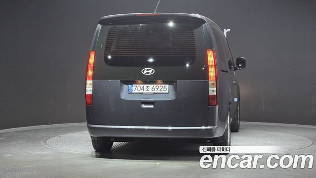 Hyundai Staria Tourer 11-Seater Modern - фото 3