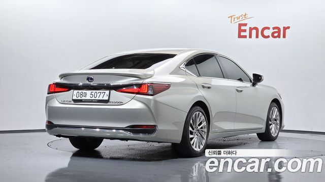 Lexus ES 7-го поколения Executive - фото 0