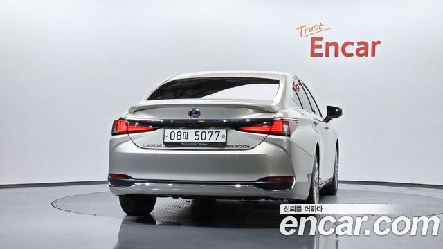 Lexus ES 7-го поколения Executive - фото 2
