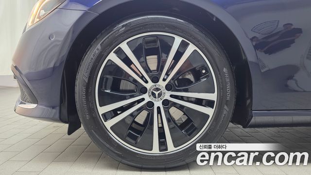 Mercedes-Benz E-Class W213 E250 Avantgarde - фото 3
