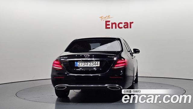 Mercedes-Benz E-Class W213 E300 Avantgarde - фото 2