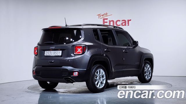 Jeep Renegade 2.4 Limited - фото 1