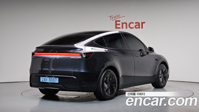 Tesla Model Y Premium RWD - фото 1