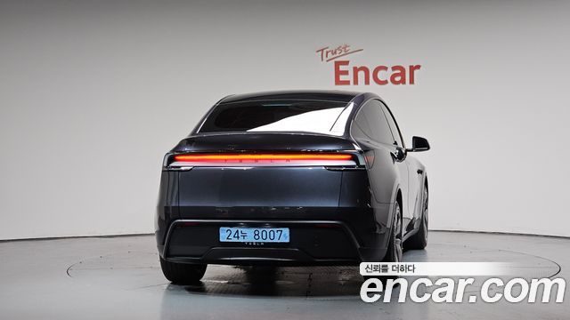 Tesla Model Y Premium RWD - фото 3