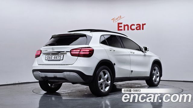 Mercedes-Benz GLA-Class X156 GLA220 - фото 1