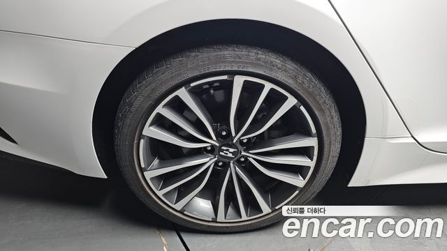 Kia Stinger 2.0 Turbo 2WD Platinum - фото 4