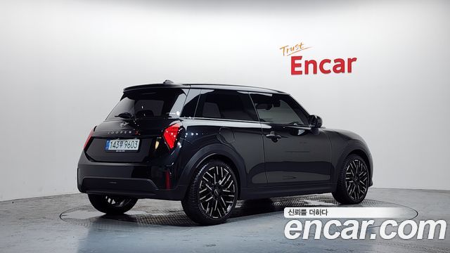 Mini Cooper S 4-го поколения Favoured - фото 1
