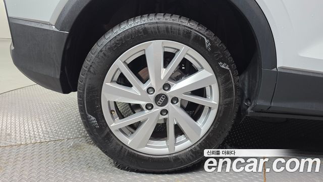 Audi Q2 35 TDI - фото 4