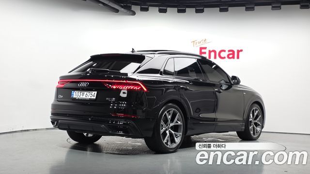 Audi Q8 50 TDI Quattro Premium - фото 1