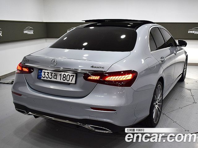 Mercedes-Benz E-Class W213 E350 4MATIC AMG Line - фото 2