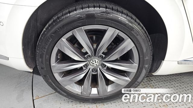 Volkswagen Arteon 2.0 TDI Premium - фото 4