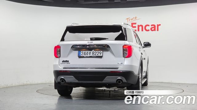Ford Explorer 6-го поколения 2.3 LimIted 4WD - фото 2