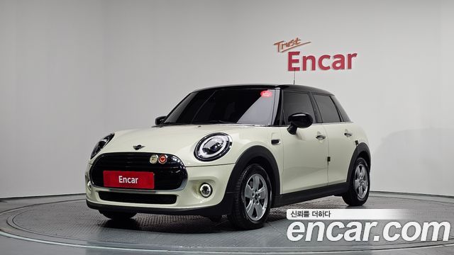 Mini Cooper 5Door Standard 3rd - фото 0