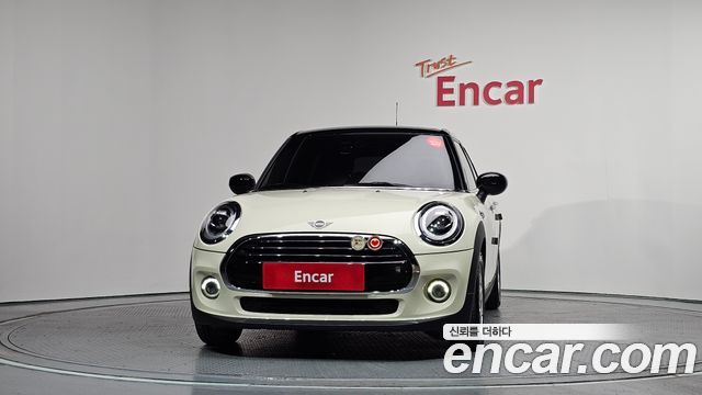 Mini Cooper 5Door Standard 3rd - фото 2