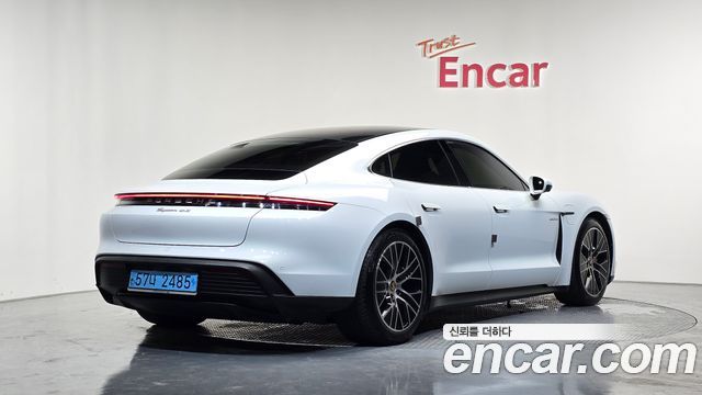 Porsche Taycan 4S - фото 1