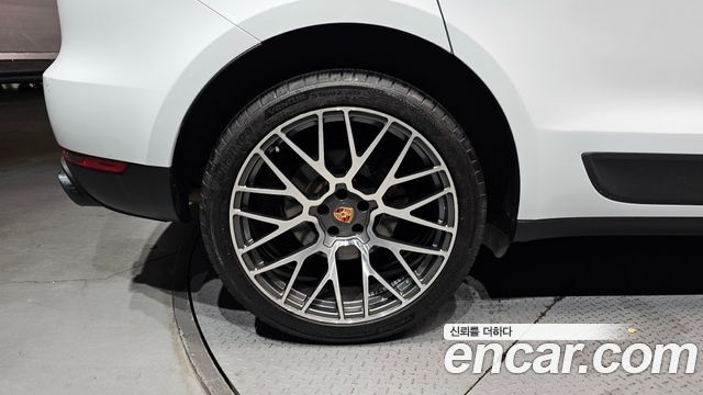 Porsche Macan 2.0 95B - фото 4