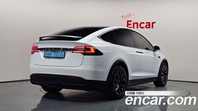 Tesla Model X AWD - фото 1