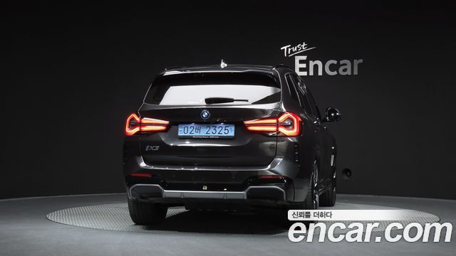 BMW iX3 M Sports - фото 3