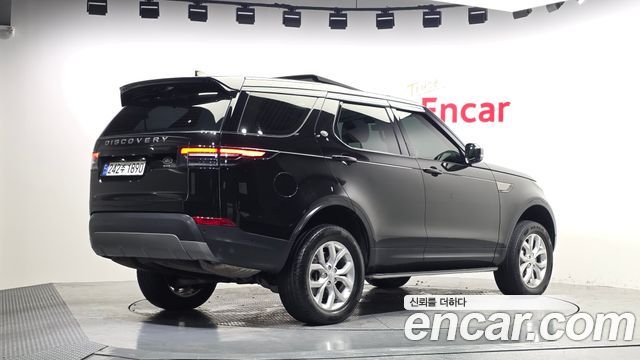Land Rover Discovery 3.0 SD6 SE - фото 1