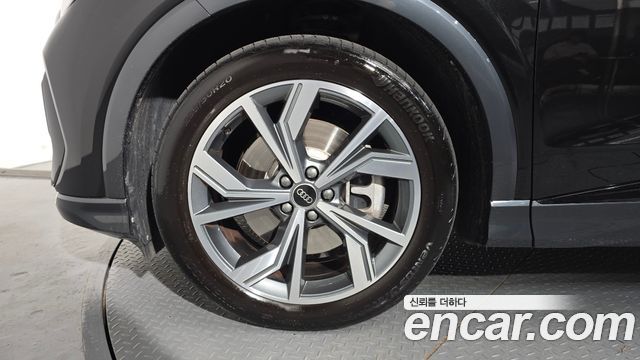 Audi Q4 e-Tron F4 40 Premium Sportback - фото 4
