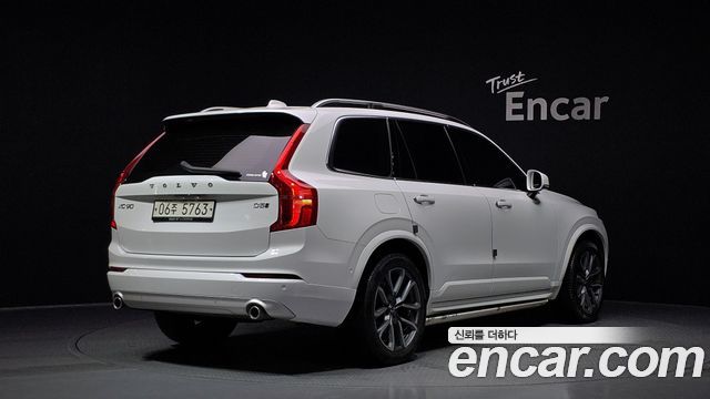 Volvo XC90 2-го поколения D5 Momentum - фото 1