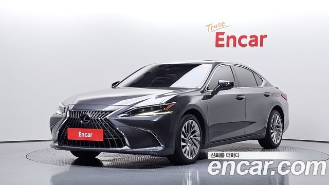 Lexus ES 300h 7-го поколения Executive - фото 0