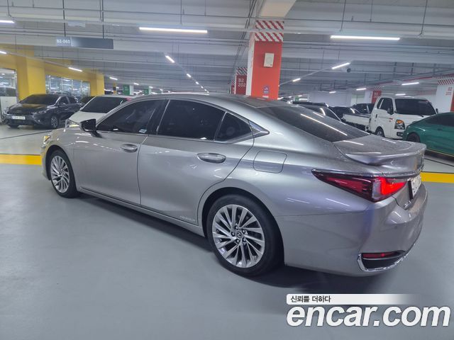 Lexus ES 300h 7-го поколения Luxury Plus - фото 2