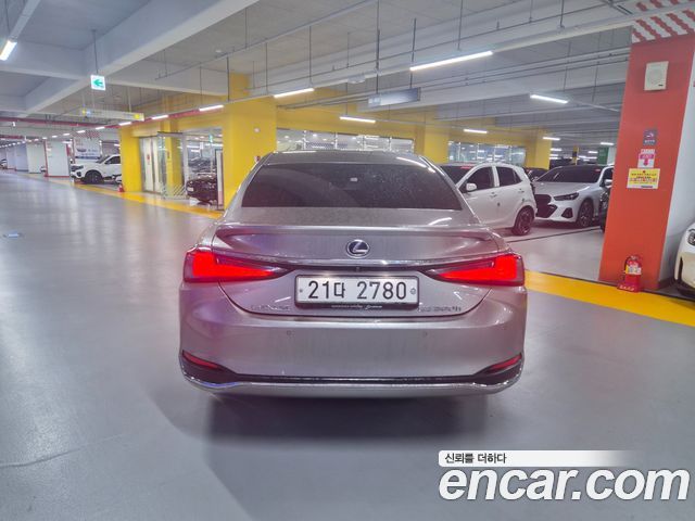Lexus ES 300h 7-го поколения Luxury Plus - фото 3