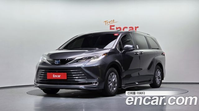 Toyota Sienna 4-го поколения 2.5 Hybrid AWD - фото 0