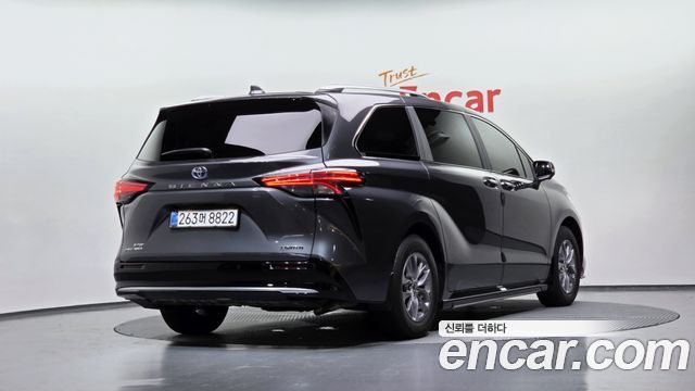 Toyota Sienna 4-го поколения 2.5 Hybrid AWD - фото 1