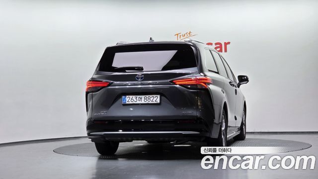 Toyota Sienna 4-го поколения 2.5 Hybrid AWD - фото 3