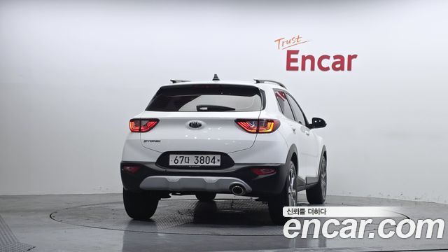 Kia Stonic 1.4 Prestige - фото 3