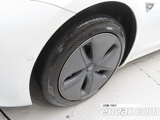 Tesla Model 3 Standard Range Plue RWD - фото 4